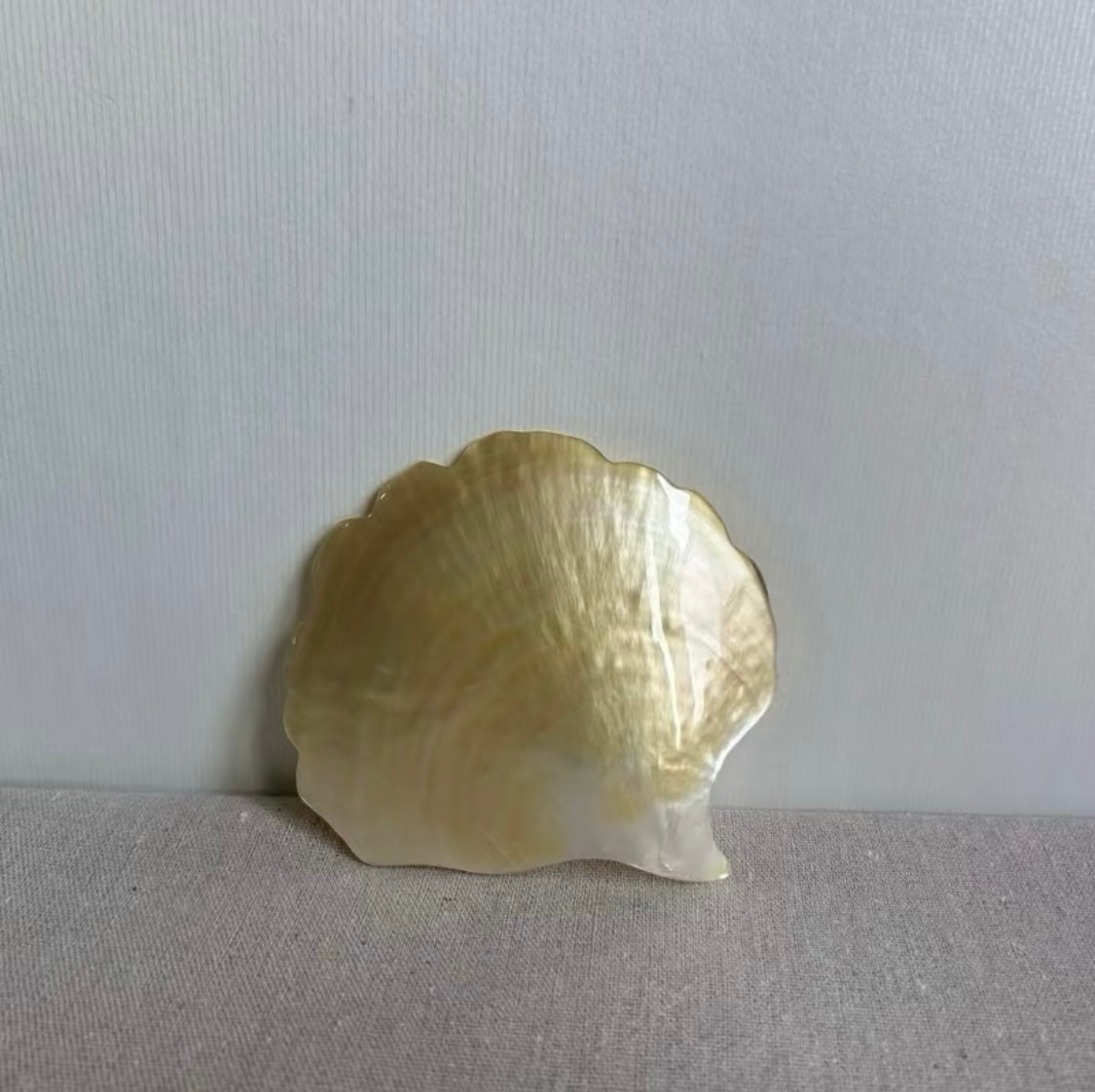GinkgoNacre Leaf Dish – Handcrafted Yellow Mussel Shell Tray