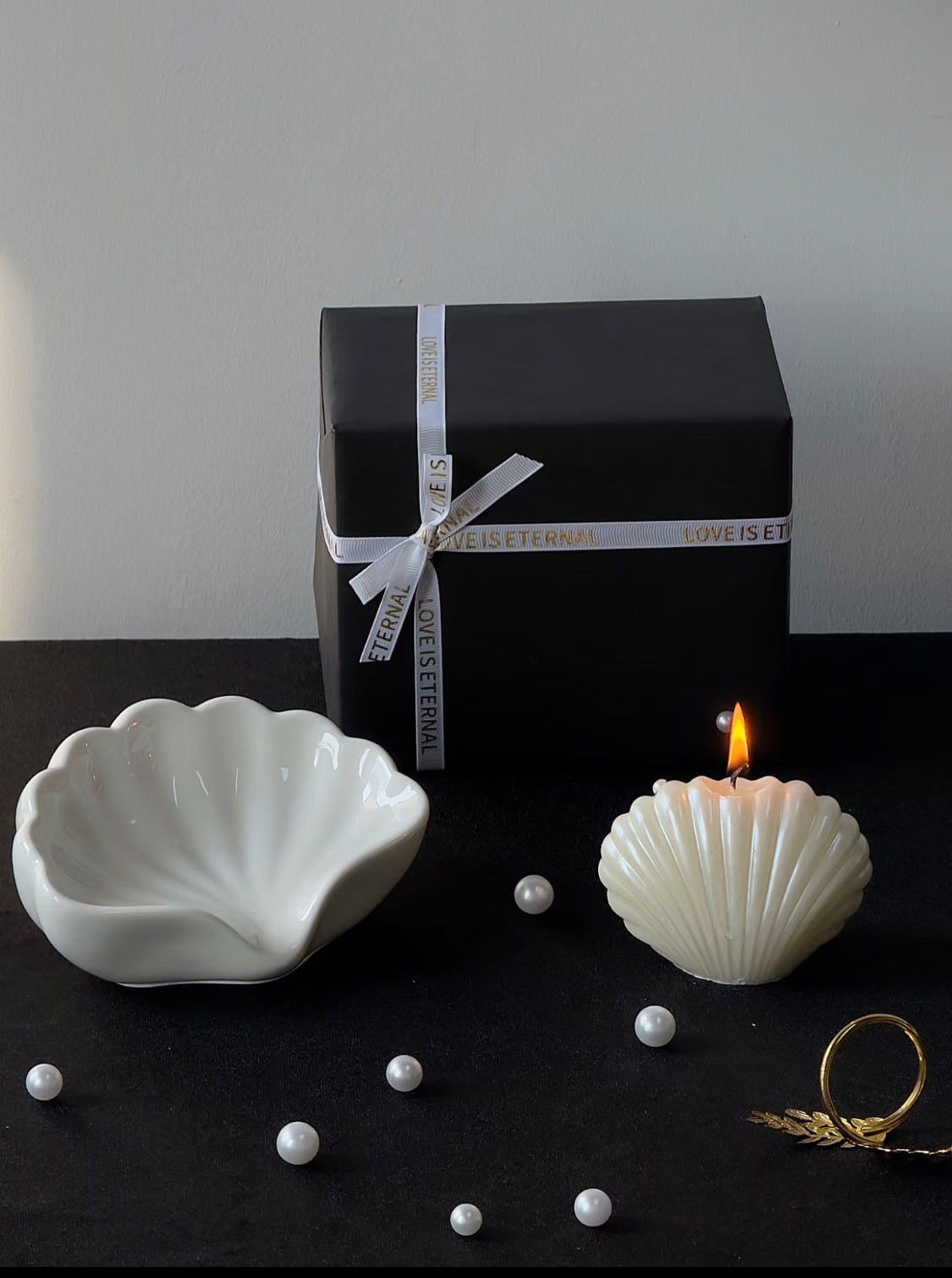 Pearl & Seashell Ceramic Candle Gift Set