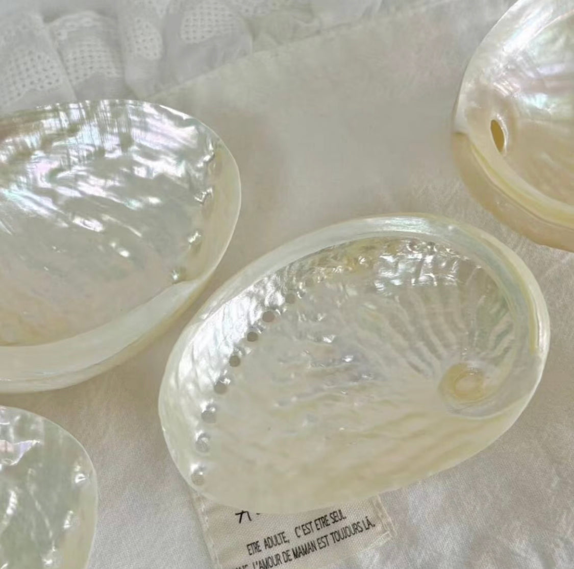 PearlNacre Crystal Cup – Handcrafted White Abalone Shell & Crystal Base Jewelry Tray