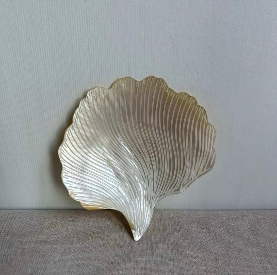 GinkgoNacre Leaf Dish – Handcrafted Yellow Mussel Shell Tray