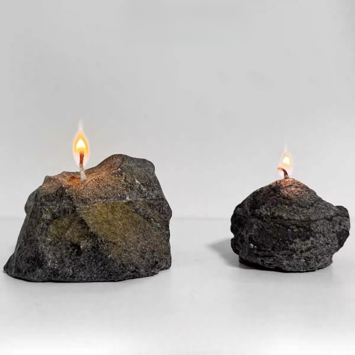 Golden Fortune Rock Candle | Smoky Sandalwood