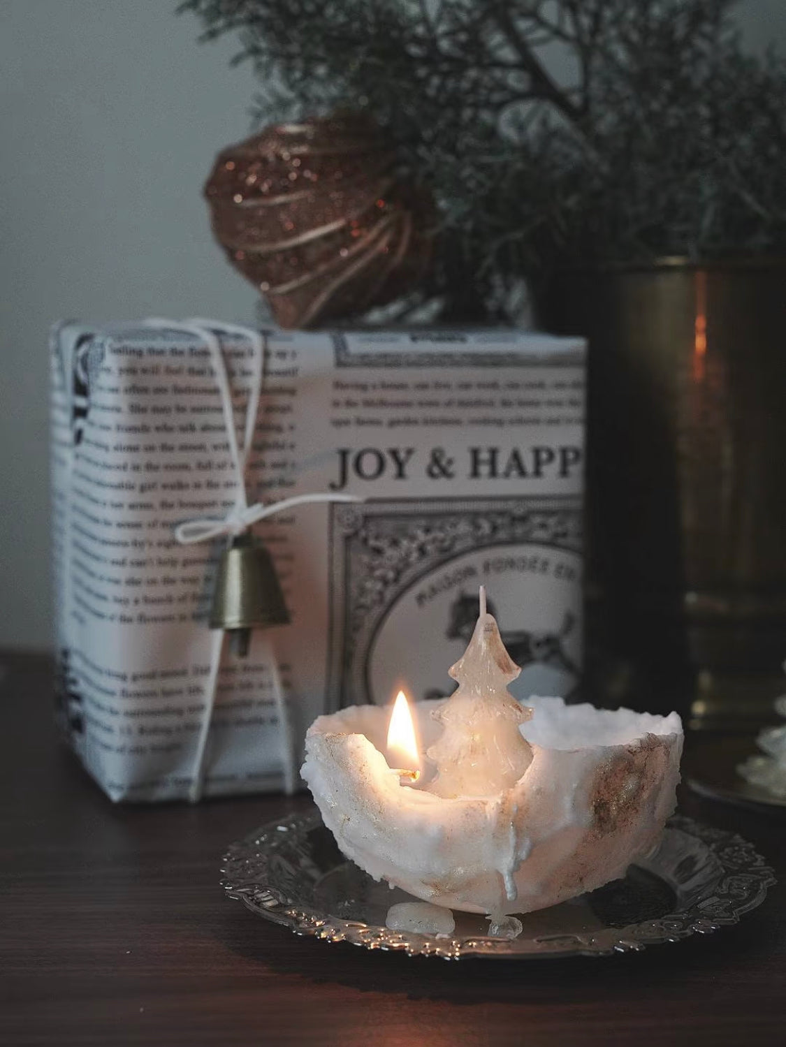Snowy Secret Christmas Candle | Rotating Snowball