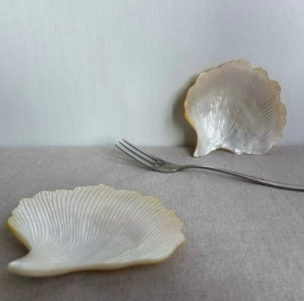 GinkgoNacre Leaf Dish – Handcrafted Yellow Mussel Shell Tray
