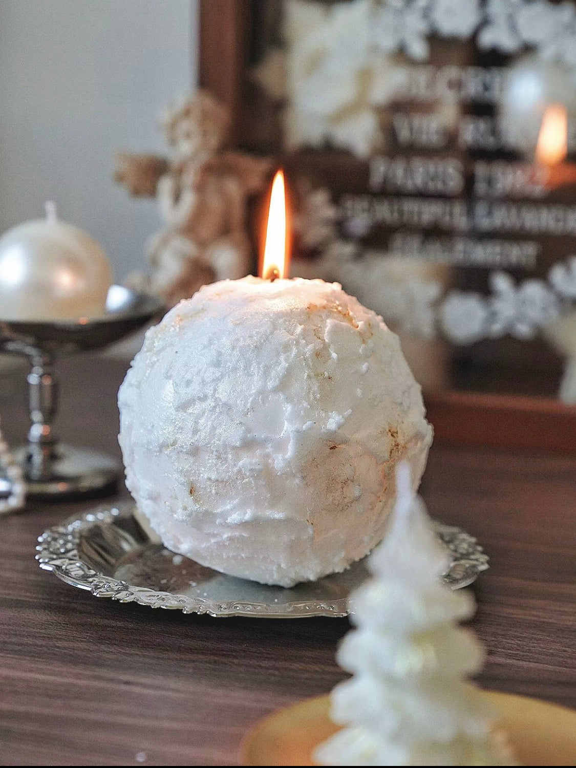 Snowy Secret Christmas Candle | Rotating Snowball