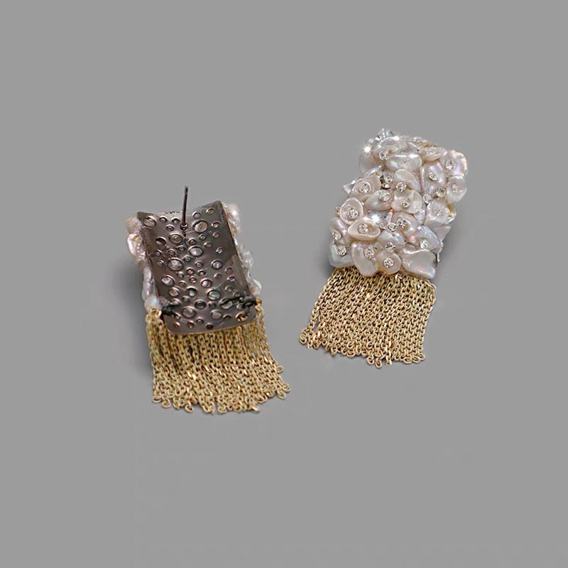 PearlCascade & MetalWeave Earrings