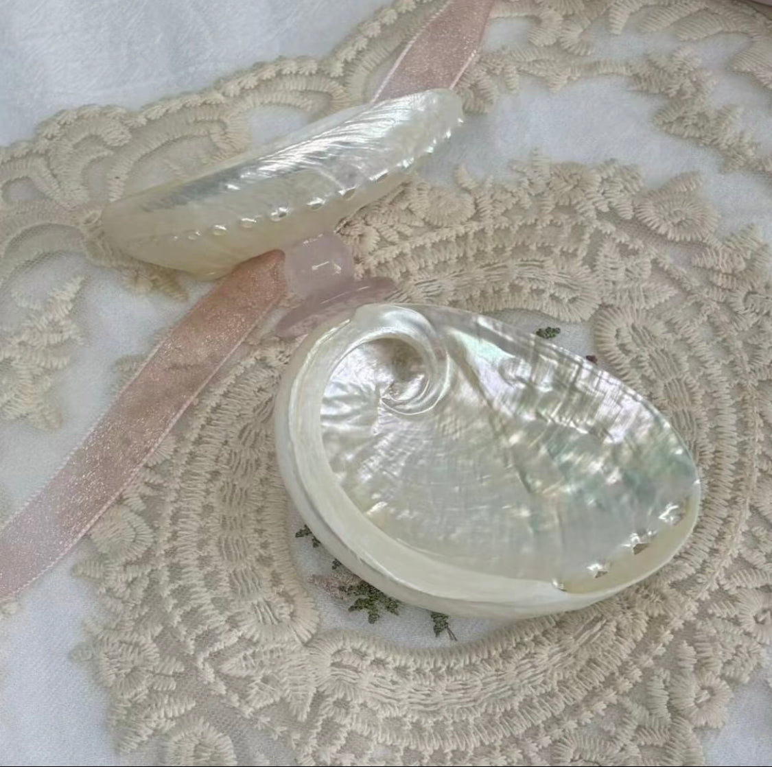 PearlNacre Crystal Cup – Handcrafted White Abalone Shell & Crystal Base Jewelry Tray